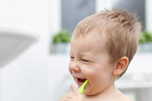 兒童電動牙刷使用方法1