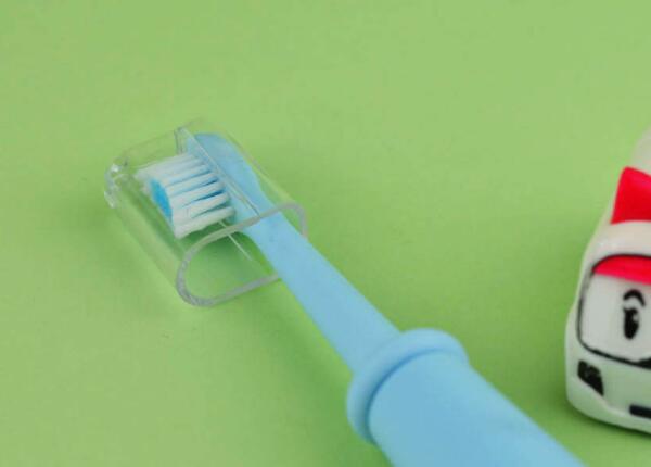 兒童用聲波震動牙刷和旋轉(zhuǎn)牙刷哪個好？牙刷類型就該這樣挑！