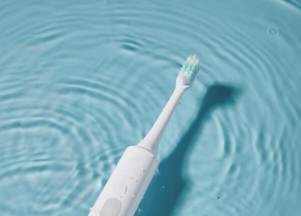 一篇告訴你：超聲波牙刷、聲波牙刷與電動(dòng)牙刷的區(qū)別