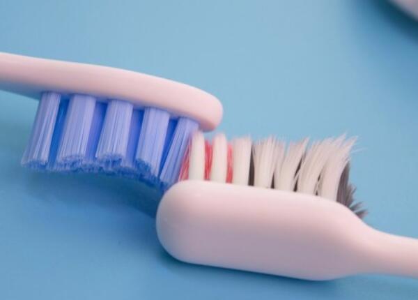 電動(dòng)牙刷怎么看刷頭軟不軟？刷頭刷毛軟硬兩大分辨技巧