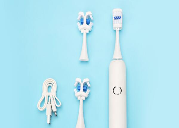 使用電動牙刷替換頭 正確使用電動牙刷替換頭