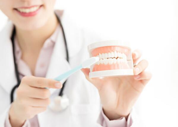 老人可以用電動(dòng)牙刷嗎？特殊人群使用電動(dòng)牙刷要點(diǎn)