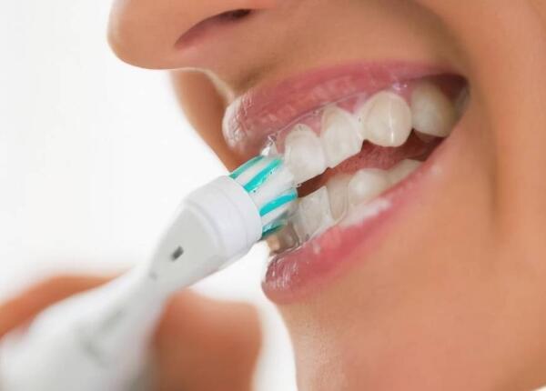 便攜智能電動(dòng)牙刷怎么用