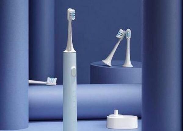 電動(dòng)牙刷當(dāng)清潔器好用嗎？刷牙工具電動(dòng)牙刷的幾大優(yōu)勢(shì)