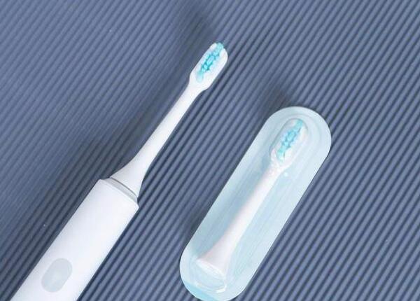 自動牙刷好？還是手刷牙刷好？選擇哪個更好？